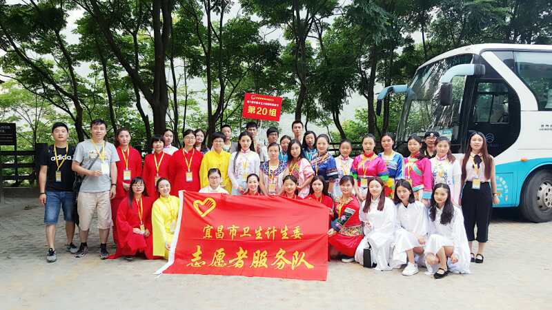 圖為衛(wèi)生計生系統(tǒng)志愿服務(wù)隊